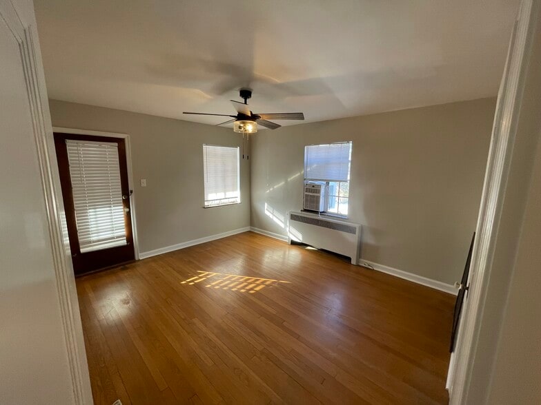 Building Photo - 6623 Ravenal Ct