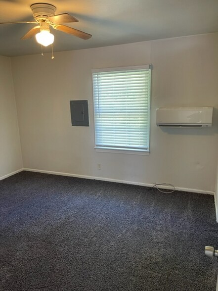Building Photo - 161 D View Ave