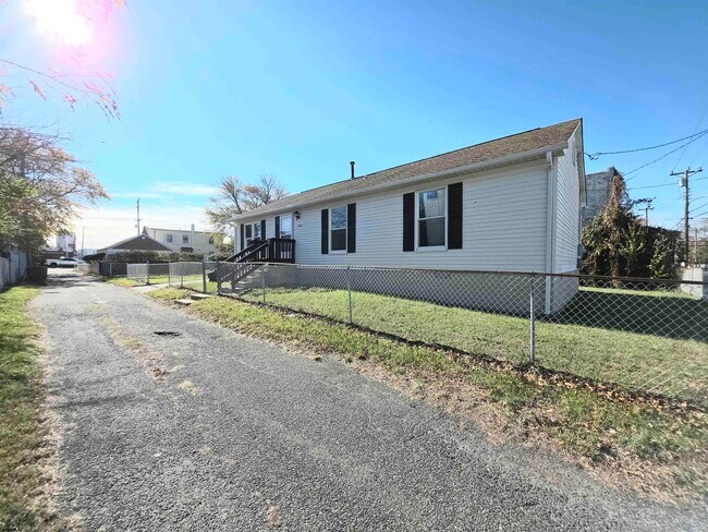 Building Photo - 1804 McKinley Ave