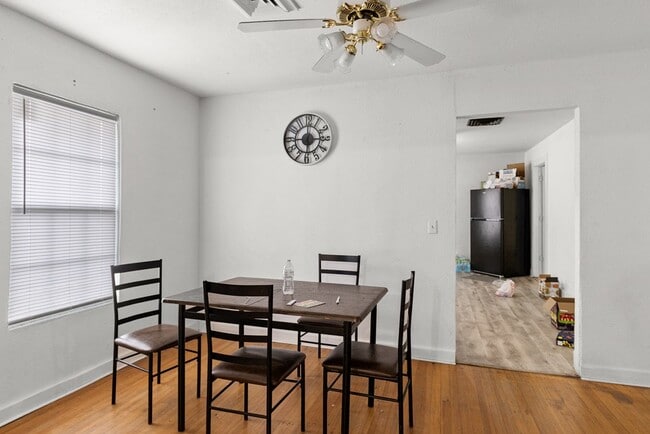 Building Photo - 1322 N Lincoln Ave