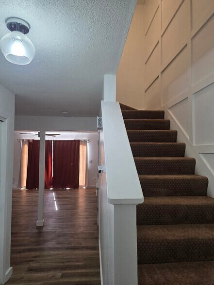 Building Photo - 11260 College Ave