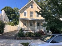 Building Photo - 123 Elm St