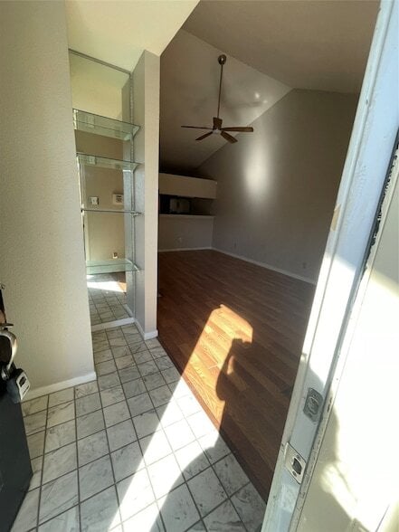 Building Photo - 2121 El Paseo St