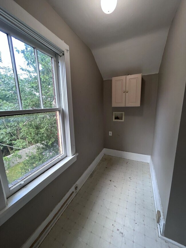 Building Photo - 100 W Burgess St