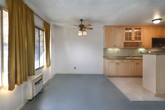 Building Photo - 250 Linden Ave