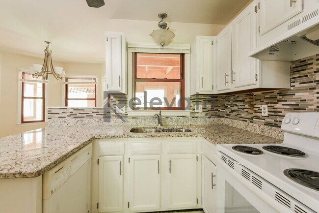 Building Photo - 1031 Huntersdell Terrace