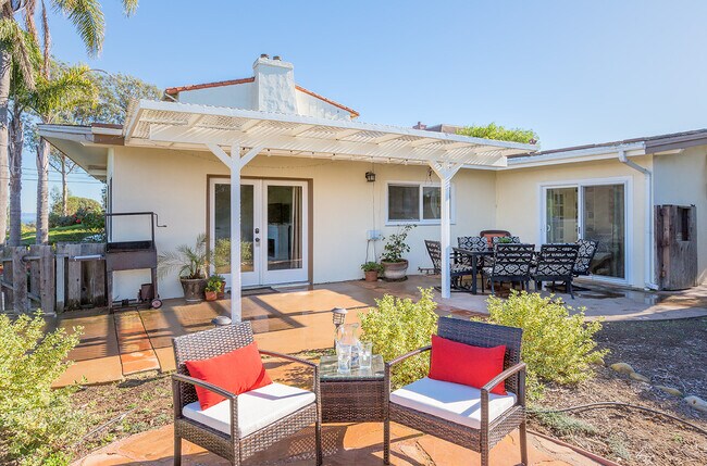 Front Yard, Gated, Mountain Views, BBQ, Fire Pit - 934 Calle Cortita