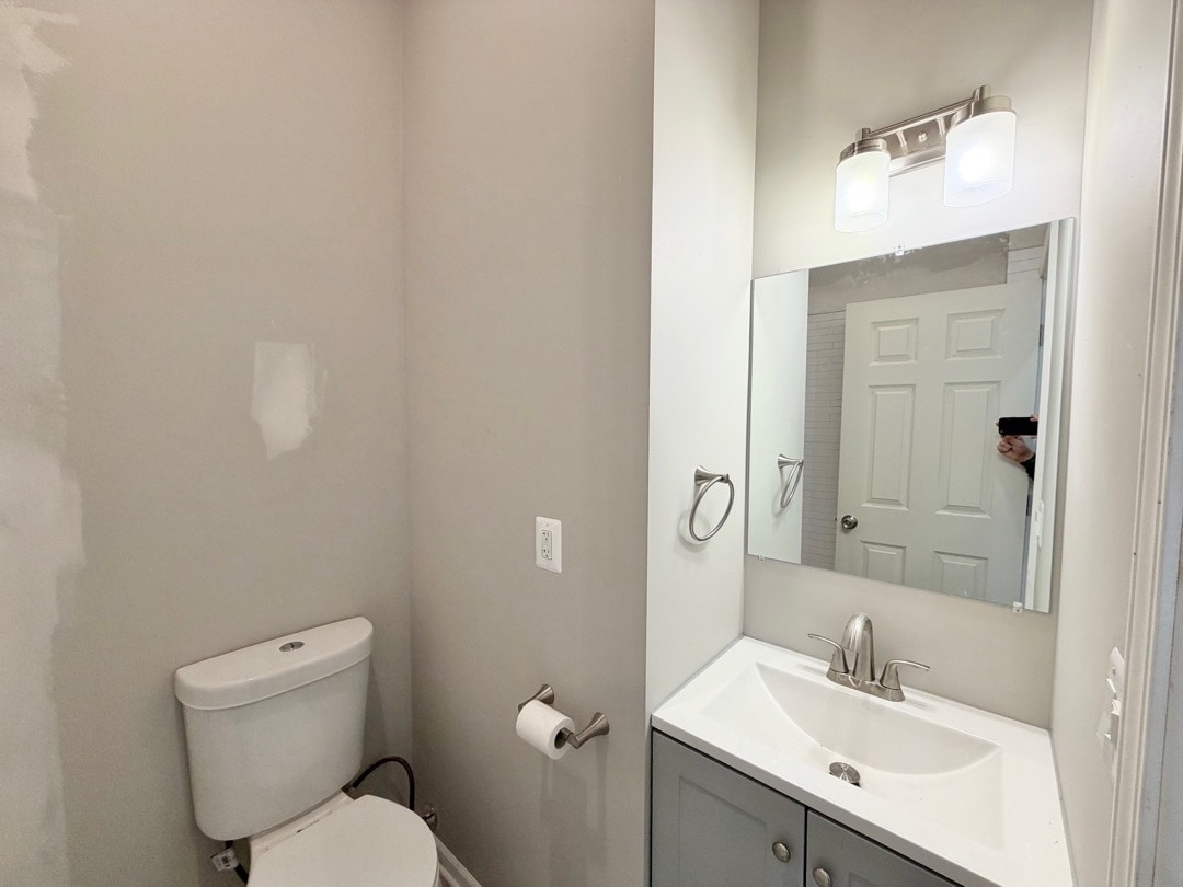 Building Photo - 1013 W 19th St