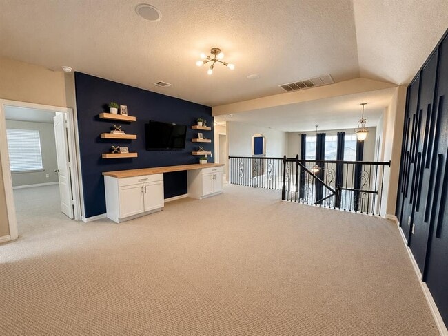 Building Photo - 604 Vista Gardens Dr