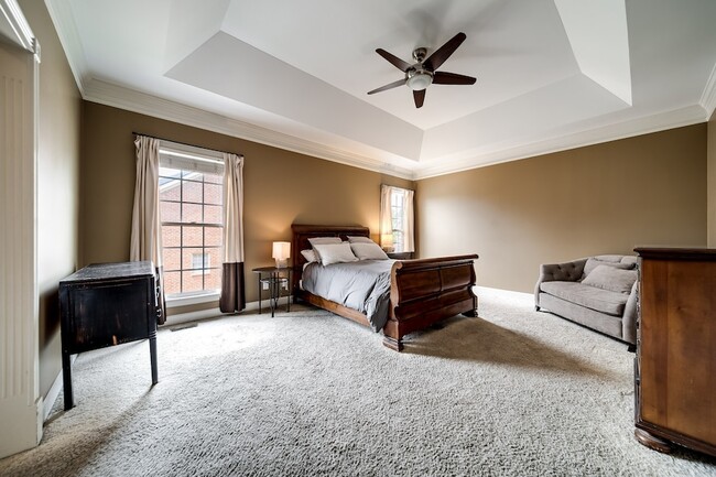 Building Photo - 9813 Albemarle Ln