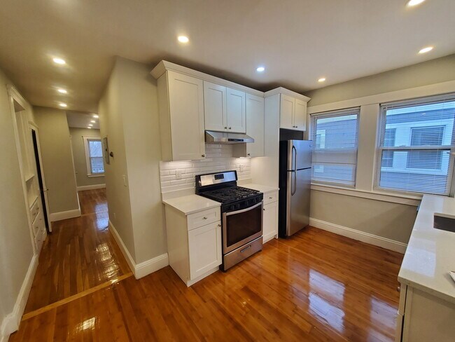 Building Photo - 3961 Washington St