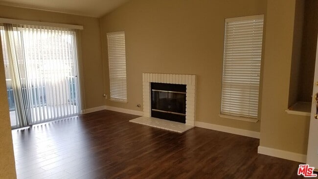 Building Photo - 271 Augustine Way