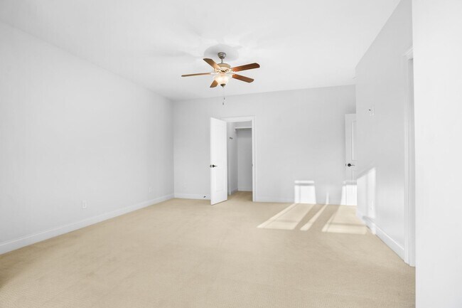 Building Photo - 611 Band Dr
