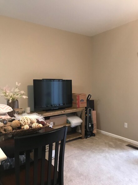 Building Photo - 2149 Knotty Pine Trail