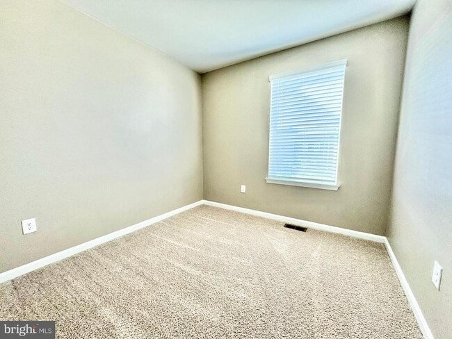 Building Photo - 405 Little Eden Wy