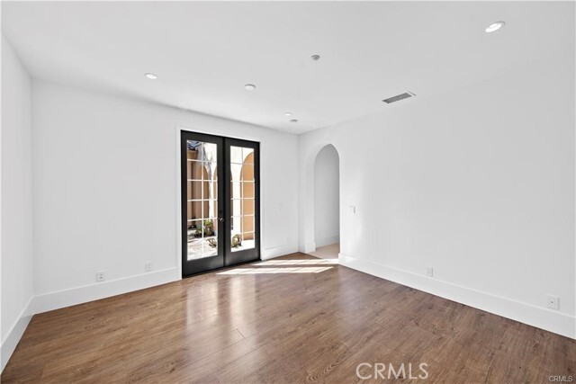 Building Photo - 48 Talmont