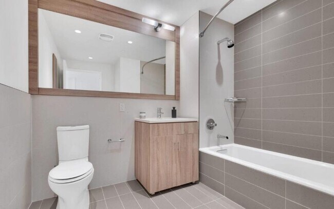 Building Photo - 1 bedroom in Long Island City NY 11106