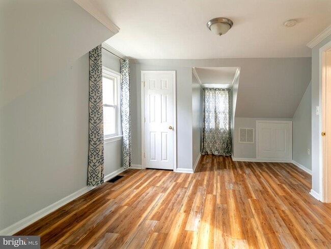 Building Photo - 16 Norva Ave