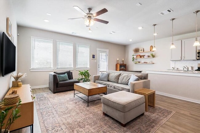 Building Photo - 17103 Crane Fly Dr