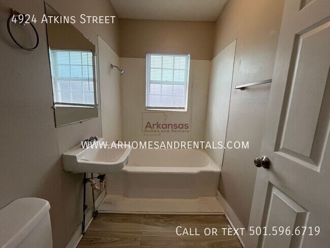 Building Photo - 4924 Atkins St