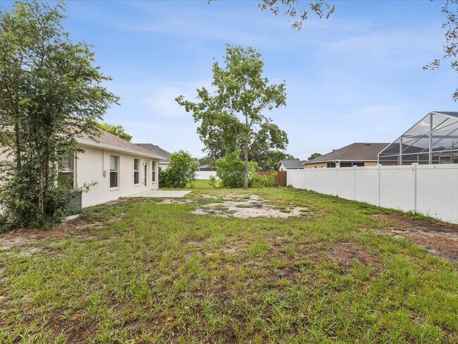 Building Photo - Don't Miss This Move-in Ready 4/2/2