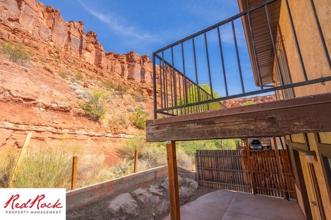 Building Photo - 3 Bedroom Home with Red Rock Views and Community Pool