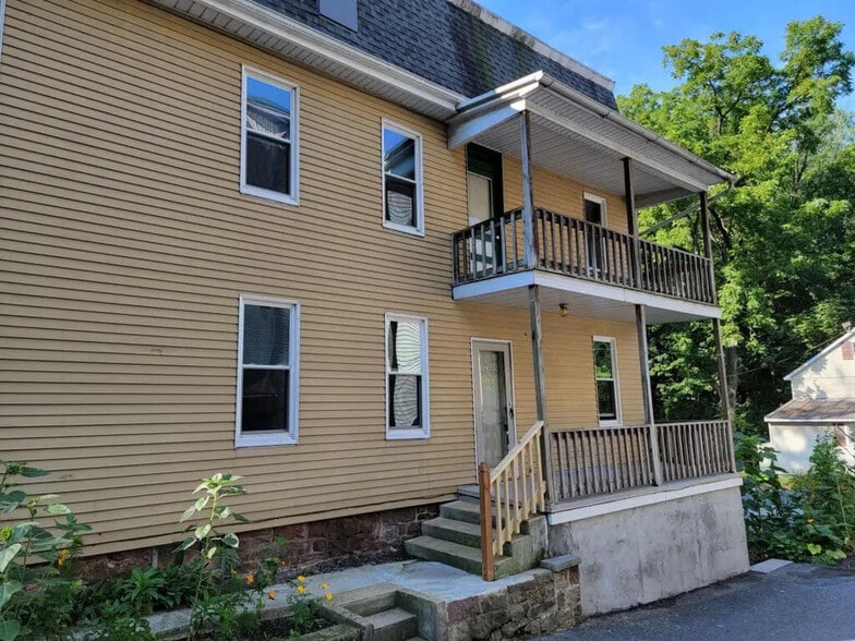 Building Photo - 390 N Clay Rd