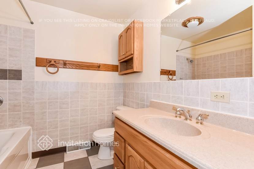 Building Photo - 410 Langford Dr