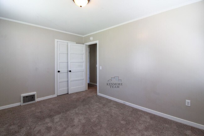 Building Photo - 2 Bedroom, 1 Bath Duplex in Central Richland