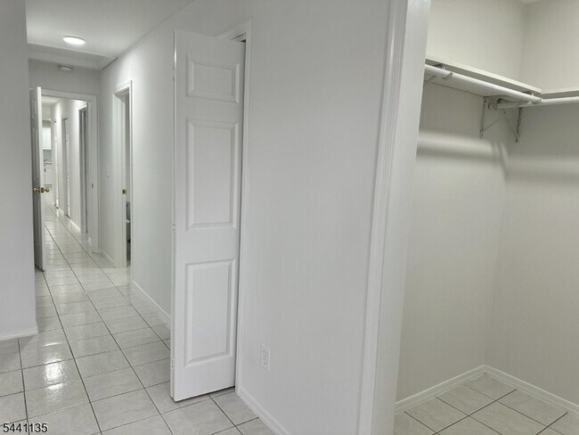 Building Photo - 621 Elizabeth Ave