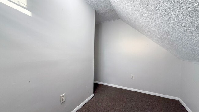 Building Photo - Gorgeous single-family Home