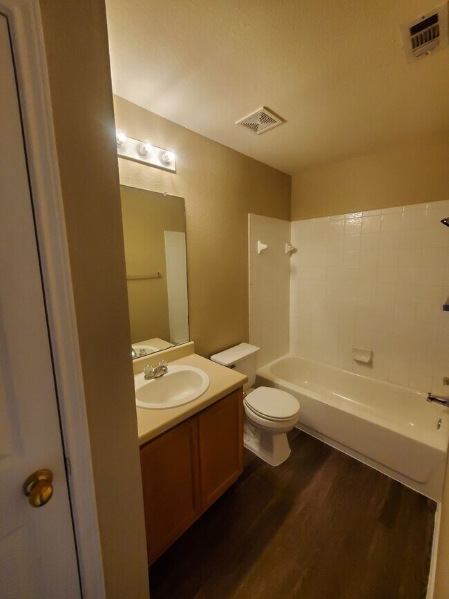 Building Photo - 14001 Cambourne Dr