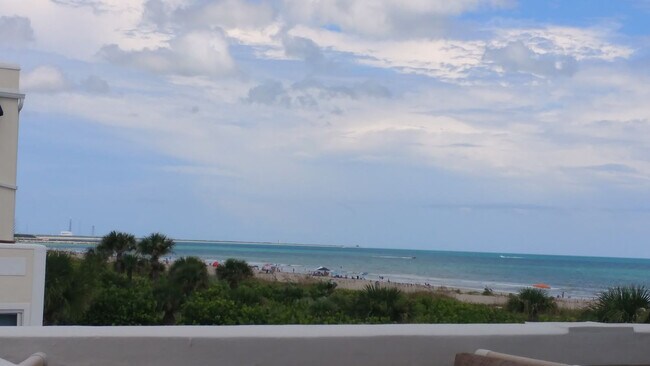 Building Photo - 8600 Ridgewood Ave