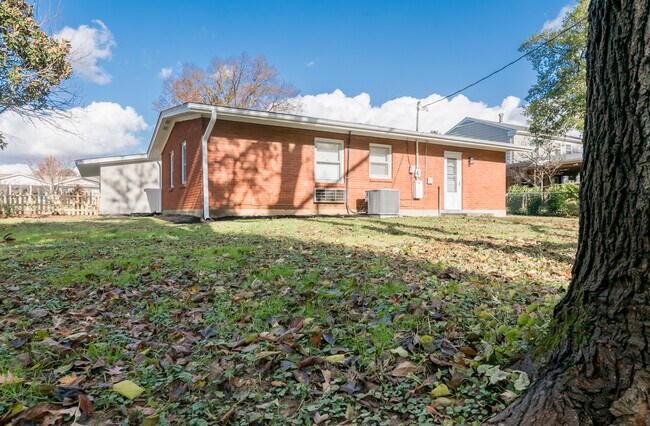 Building Photo - 7204 Woolrich Rd