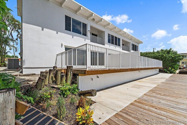 Building Photo - 624 Southwind Cir