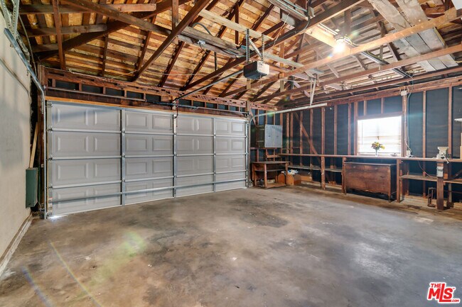 Building Photo - 214 Bellino Dr