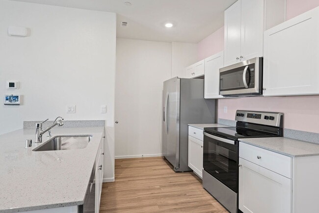 Building Photo - 444 Moonlight Cove Dr