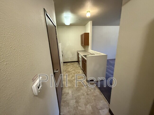 Building Photo - 1600 I St