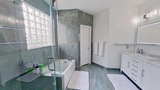 Building Photo - 1007 Brown Dr