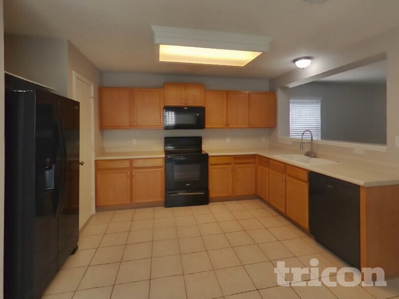 Building Photo - 16102 Ambush Grove