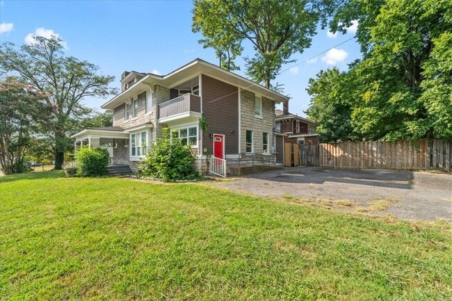 Building Photo - 196 N McNeil St