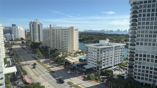 Building Photo - 5701 Collins Ave