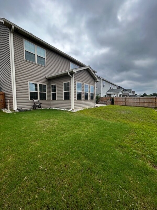 Building Photo - 321 Madison Park Dr