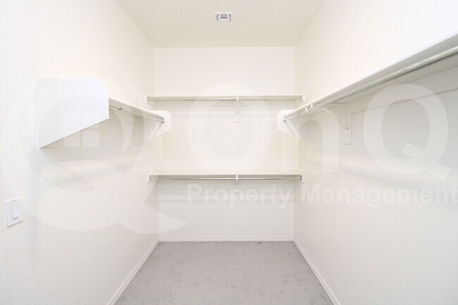 Building Photo - 17221 N 9th Pl
