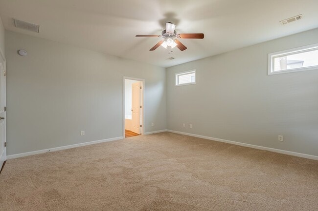 Building Photo - 4525 Village Ct