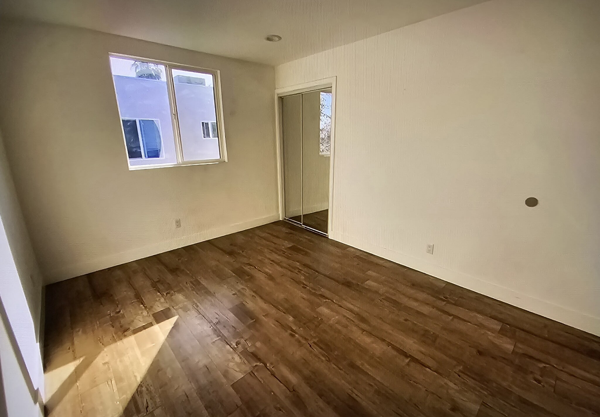 Building Photo - 10923 Hesby St