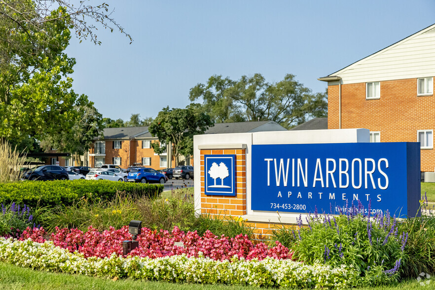 Twin Arbors Sign - Twin Arbors Apartments