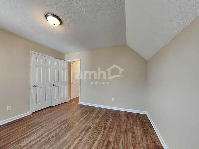 Building Photo - 4880 Manteo Ln