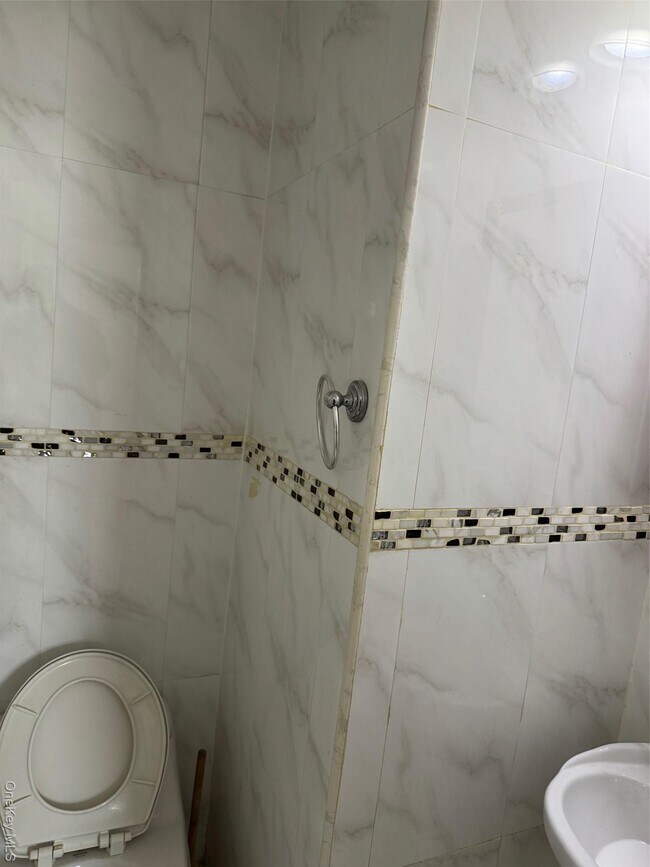 Building Photo - 87-62 Little Neck Pkwy