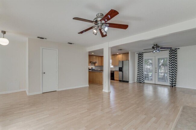 Building Photo - 8406 Stillwood Ln